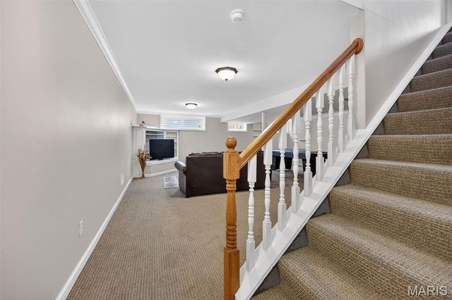 323 Oakleigh Woods Drive, Ballwin, MO 63011