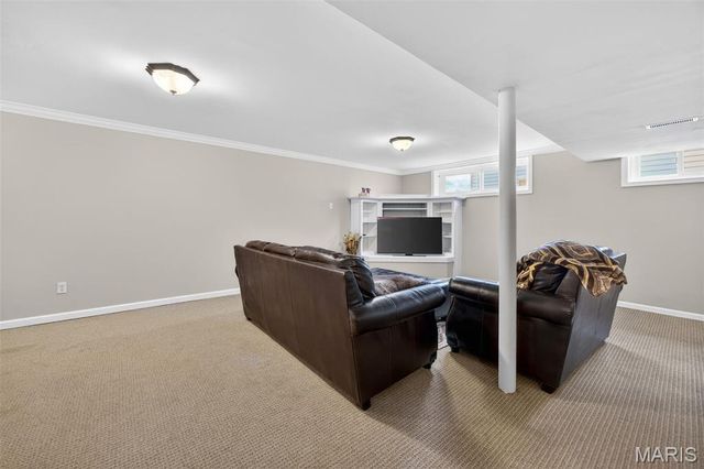 323 Oakleigh Woods Drive, Ballwin, MO 63011