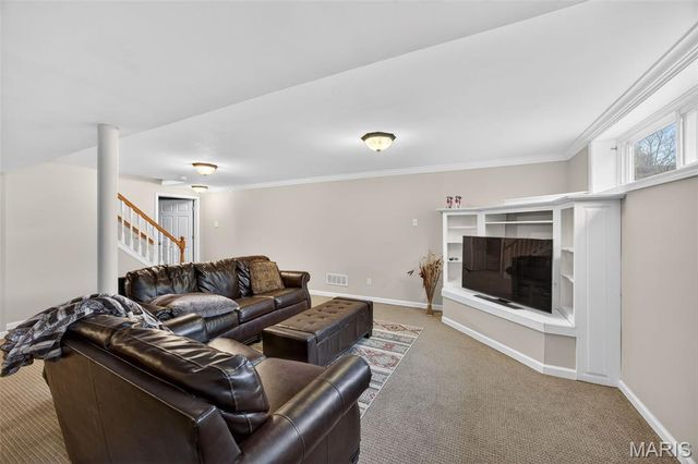 323 Oakleigh Woods Drive, Ballwin, MO 63011