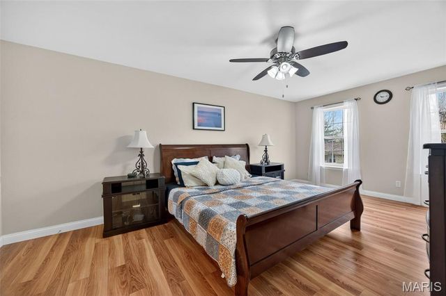 323 Oakleigh Woods Drive, Ballwin, MO 63011