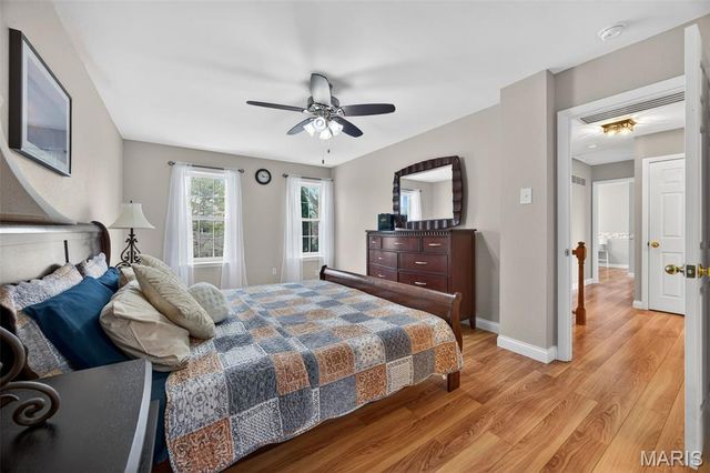 323 Oakleigh Woods Drive, Ballwin, MO 63011