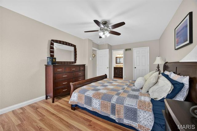 323 Oakleigh Woods Drive, Ballwin, MO 63011