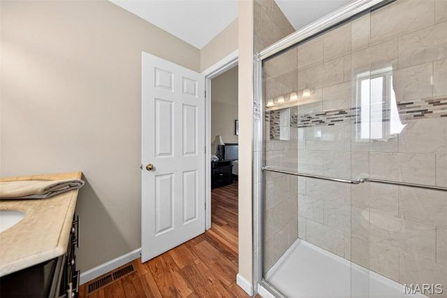 323 Oakleigh Woods Drive, Ballwin, MO 63011