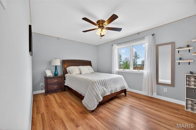 323 Oakleigh Woods Drive, Ballwin, MO 63011