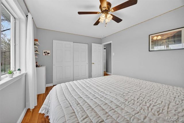 323 Oakleigh Woods Drive, Ballwin, MO 63011