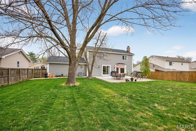 323 Oakleigh Woods Drive, Ballwin, MO 63011