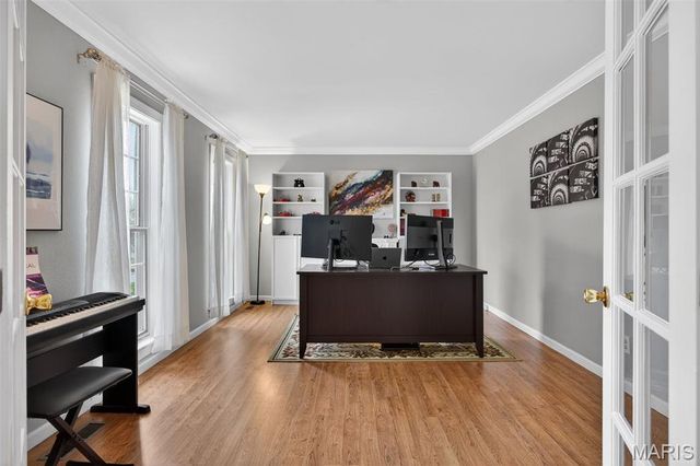 323 Oakleigh Woods Drive, Ballwin, MO 63011