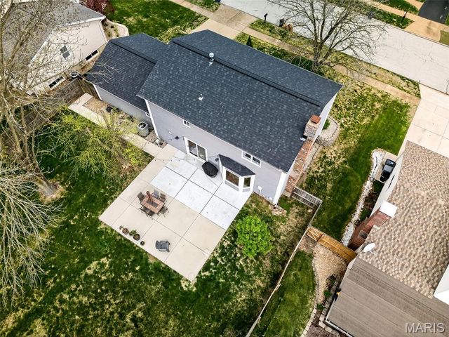 323 Oakleigh Woods Drive, Ballwin, MO 63011