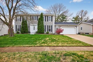 323 Oakleigh Woods Drive, Ballwin, MO 63011