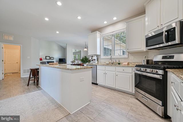 85 MARSHALL DR, Egg Harbor Township, NJ 08234