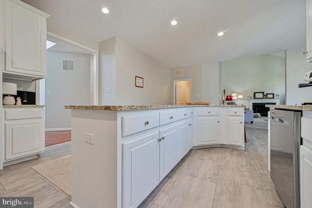 85 MARSHALL DR, Egg Harbor Township, NJ 08234