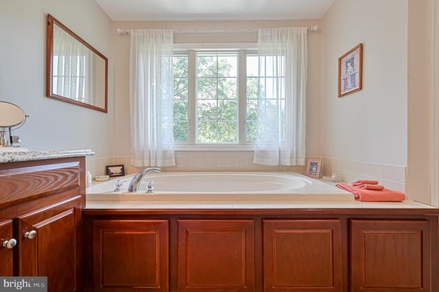 85 MARSHALL DR, Egg Harbor Township, NJ 08234