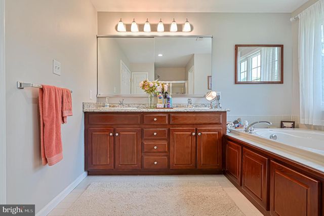 85 MARSHALL DR, Egg Harbor Township, NJ 08234