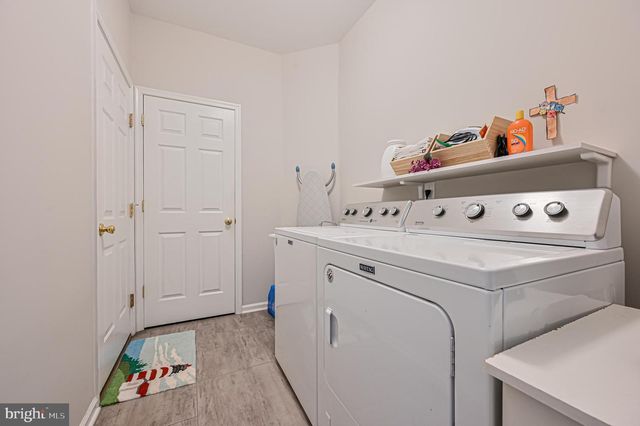 85 MARSHALL DR, Egg Harbor Township, NJ 08234