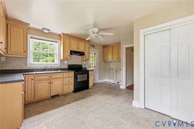 430 Greenwood Dr, Petersburg, VA 23805
