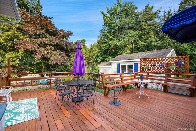 9 Starview Avenue, Putnam Valley, NY 10579