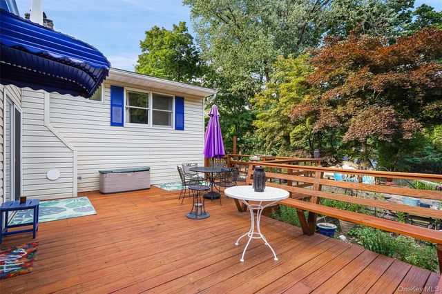 9 Starview Avenue, Putnam Valley, NY 10579