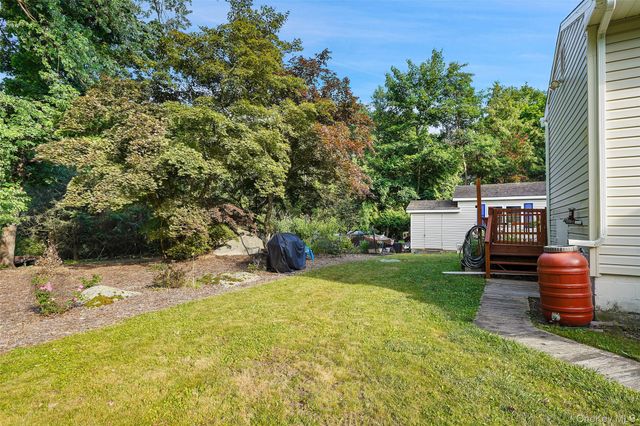 9 Starview Avenue, Putnam Valley, NY 10579
