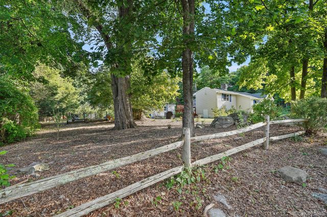 9 Starview Avenue, Putnam Valley, NY 10579