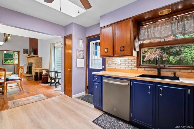 9 Starview Avenue, Putnam Valley, NY 10579