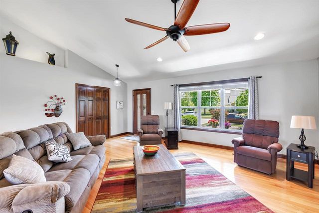 4233 GAIBRIELLES GATE DRIVE, Green Bay, WI 54313