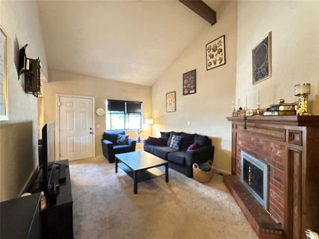 8711 N Roxbury Boulevard, Oklahoma City, OK 73132