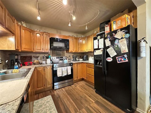 8711 N Roxbury Boulevard, Oklahoma City, OK 73132