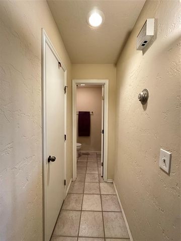 8711 N Roxbury Boulevard, Oklahoma City, OK 73132