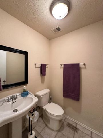 8711 N Roxbury Boulevard, Oklahoma City, OK 73132