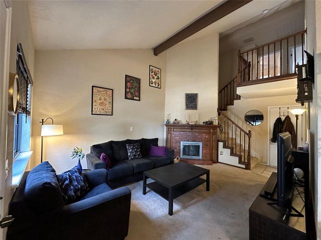 8711 N Roxbury Boulevard, Oklahoma City, OK 73132