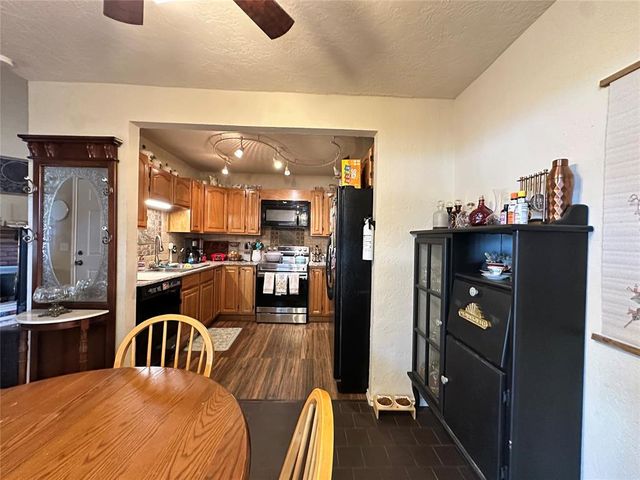 8711 N Roxbury Boulevard, Oklahoma City, OK 73132