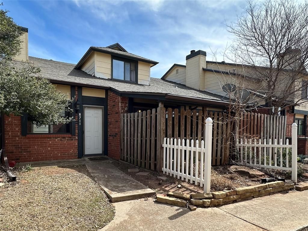 8711 N Roxbury Boulevard, Oklahoma City, OK 73132