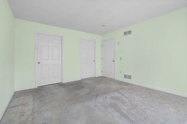 21 Lincoln Drive, Londonderry, NH 03053