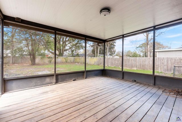 112 Athens St, Warner Robins, GA 31088