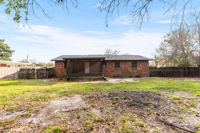 112 Athens St, Warner Robins, GA 31088