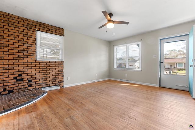 112 Athens St, Warner Robins, GA 31088