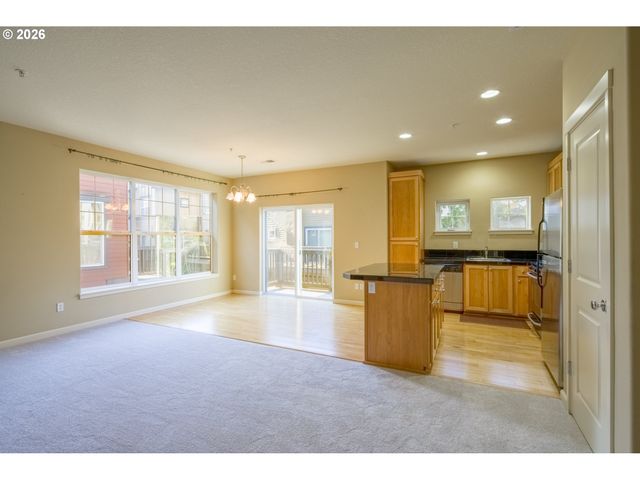 1070 Sw 170TH Ave 203, Beaverton, OR 97003