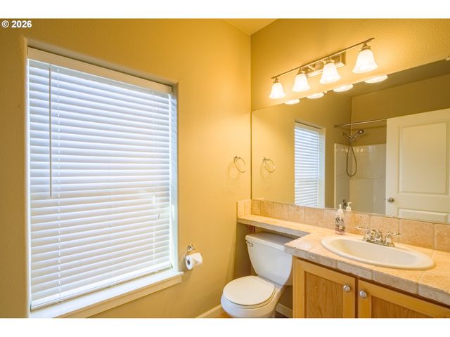 1070 Sw 170TH Ave 203, Beaverton, OR 97003