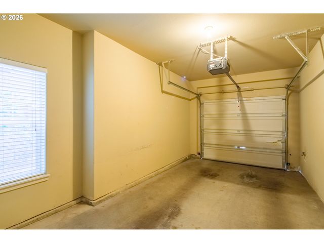 1070 Sw 170TH Ave 203, Beaverton, OR 97003