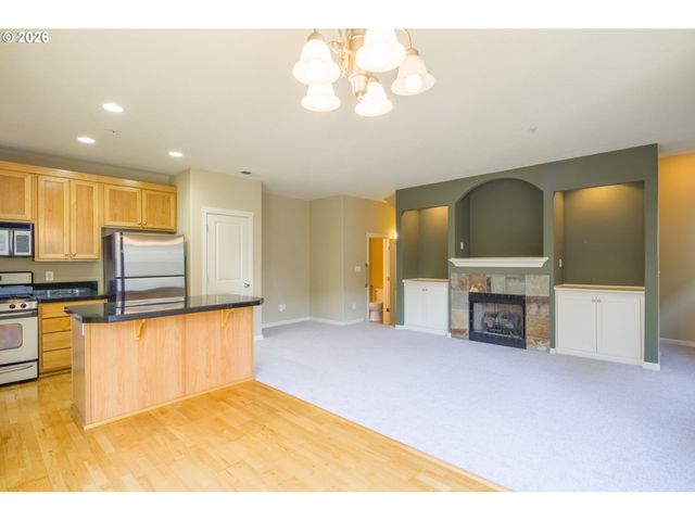 1070 Sw 170TH Ave 203, Beaverton, OR 97003