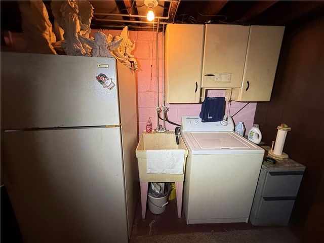 1339 Edgewood Dr, West Homestead, PA 15120