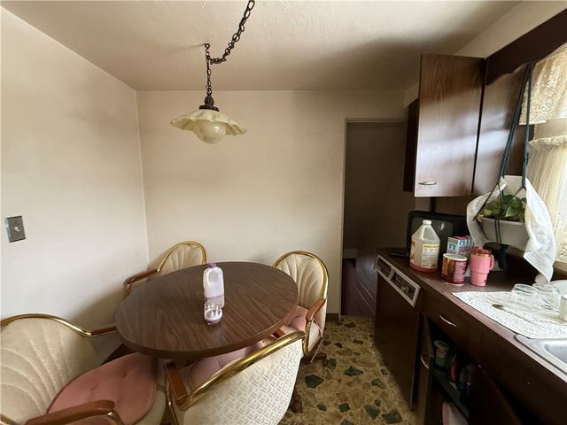 1339 Edgewood Dr, West Homestead, PA 15120