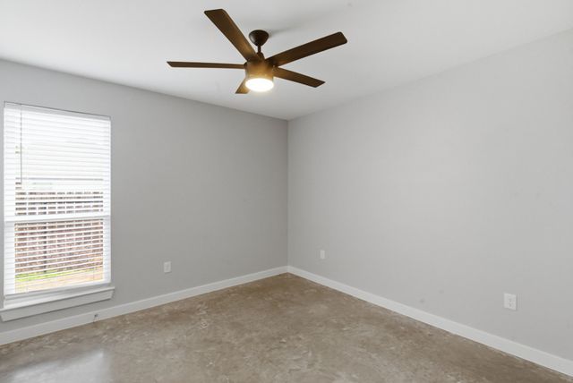 2314 Creekview Drive, Granbury, TX 76048