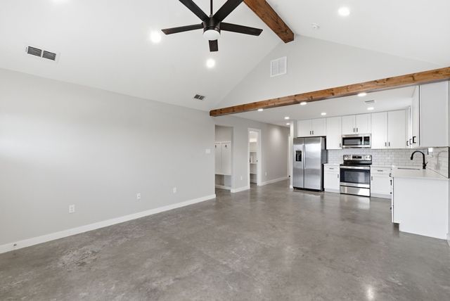 2314 Creekview Drive, Granbury, TX 76048