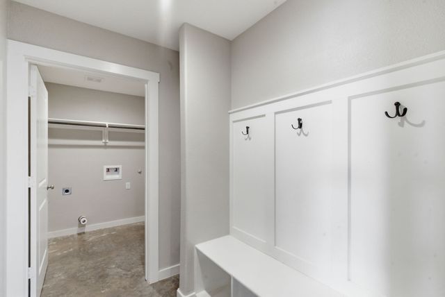 2314 Creekview Drive, Granbury, TX 76048