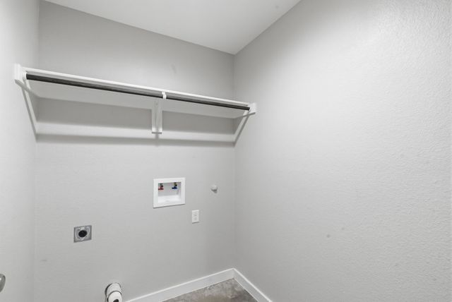 2314 Creekview Drive, Granbury, TX 76048