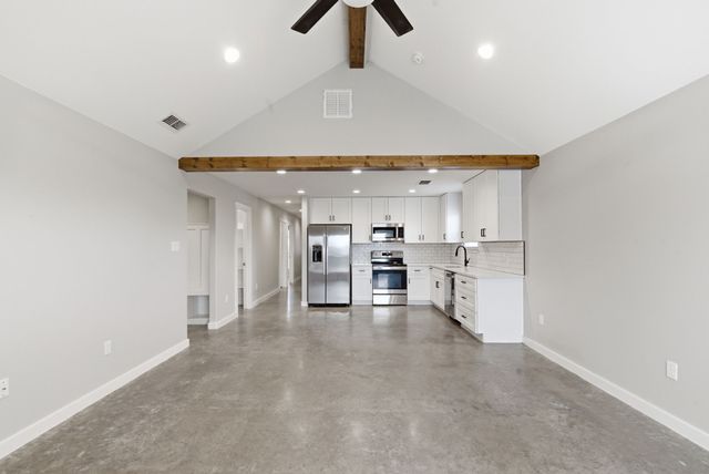 2314 Creekview Drive, Granbury, TX 76048