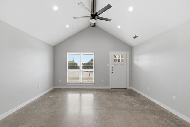 2314 Creekview Drive, Granbury, TX 76048