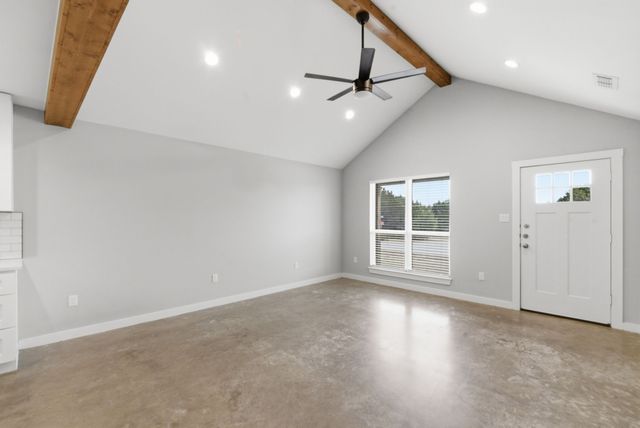 2314 Creekview Drive, Granbury, TX 76048