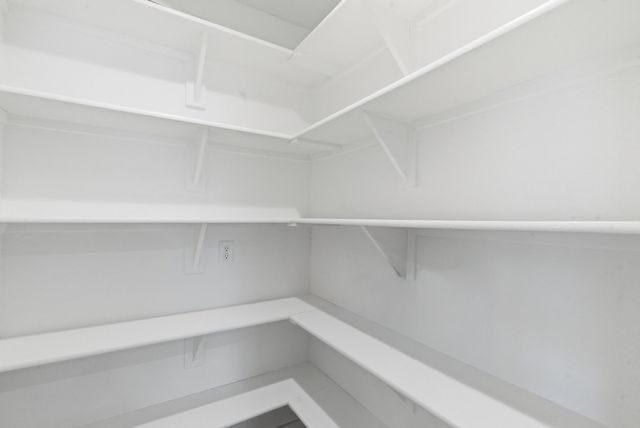 2314 Creekview Drive, Granbury, TX 76048